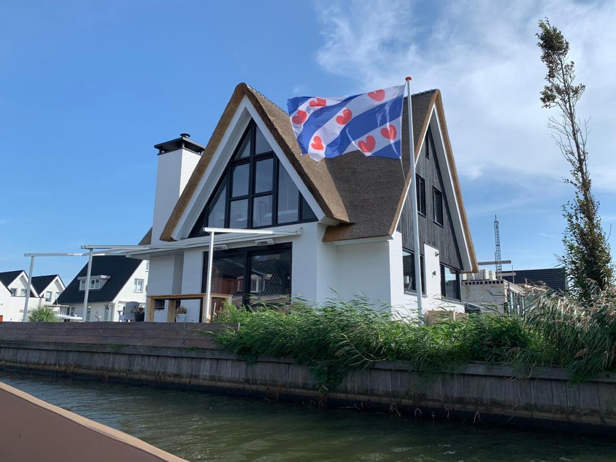 New High End Waterfront Family Villa สตาโวเริน ภายนอก รูปภาพ