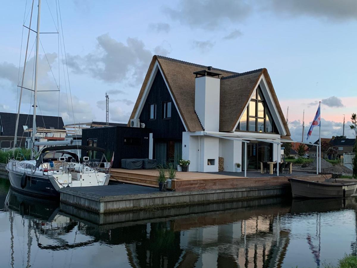 New High End Waterfront Family Villa สตาโวเริน ภายนอก รูปภาพ